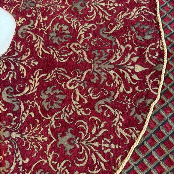 Christmas Tree Skirt 62” Rust and Gold Vintage - Picture 4 of 7
